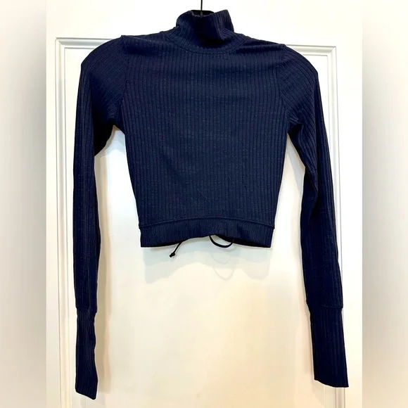 Free People movement Can’t handle this long sleeve crop - Picture 2 of 13